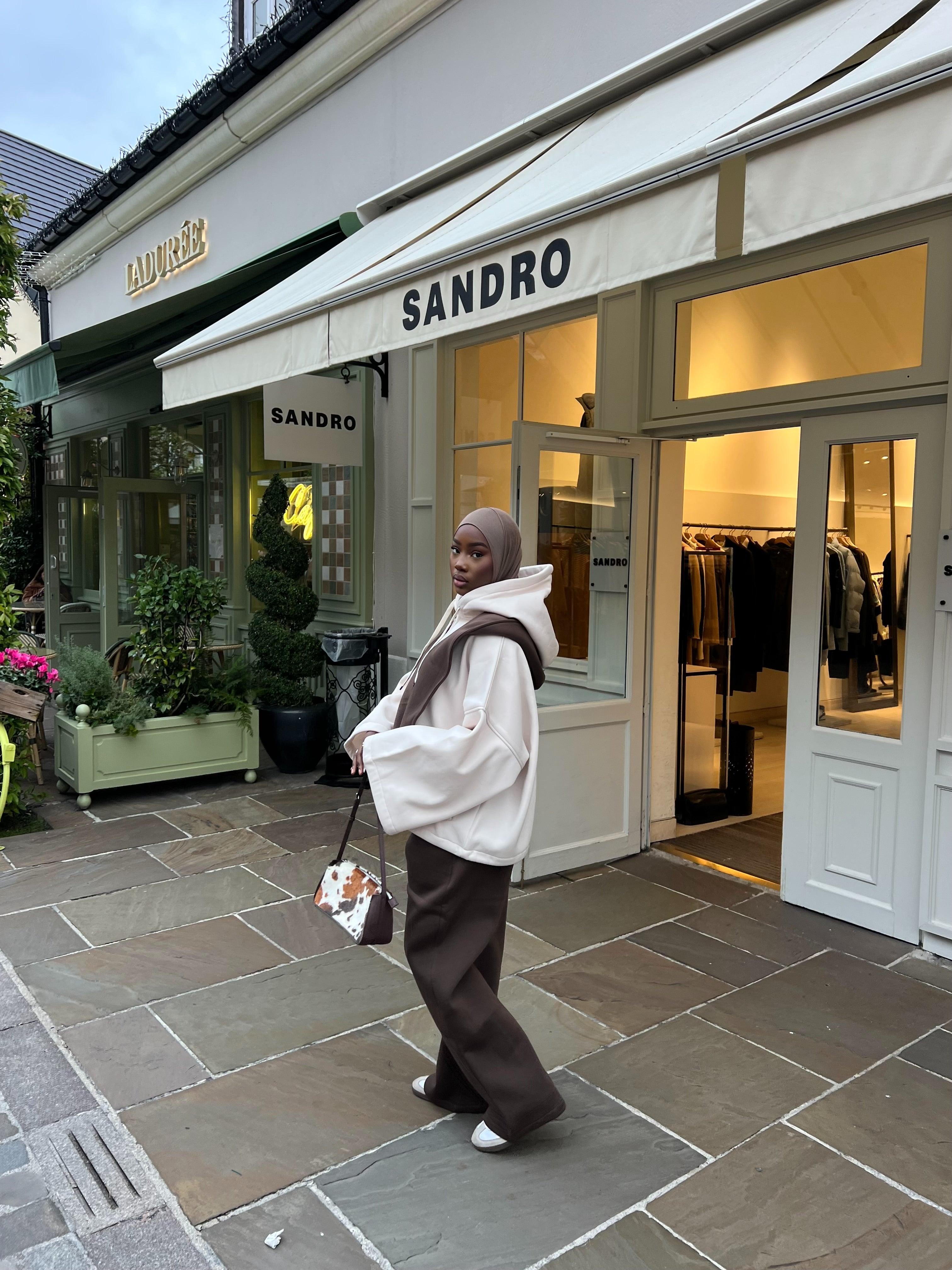 Set Aura Fit marron ( Pantalon et écharpe-capuche )