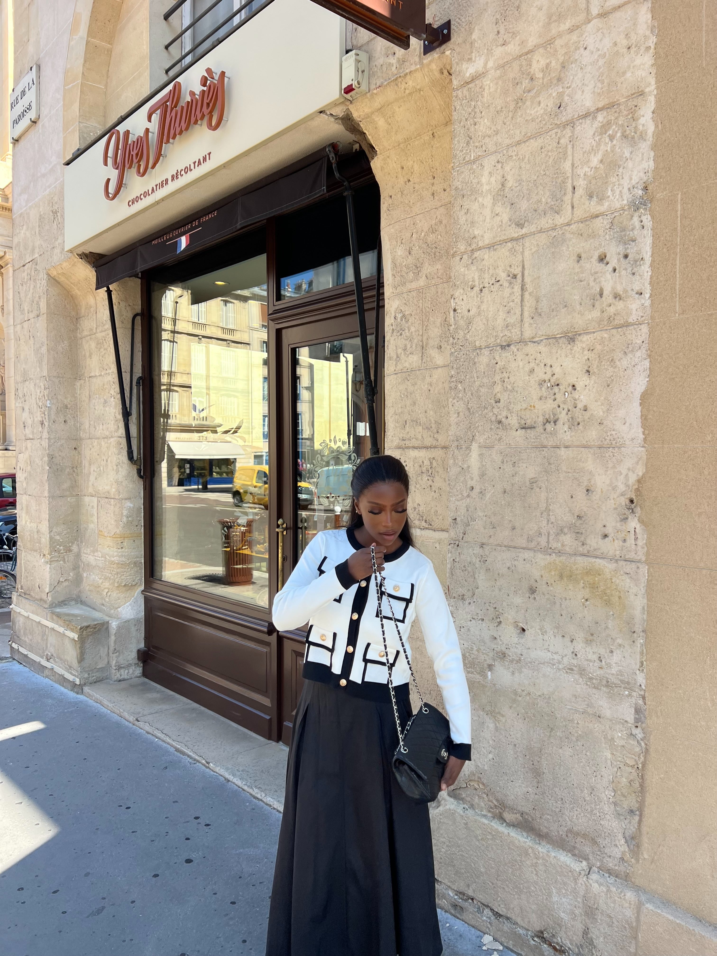 chemisier iris  Blanc ( Taille standard et taille unique jusqu’à 40 )