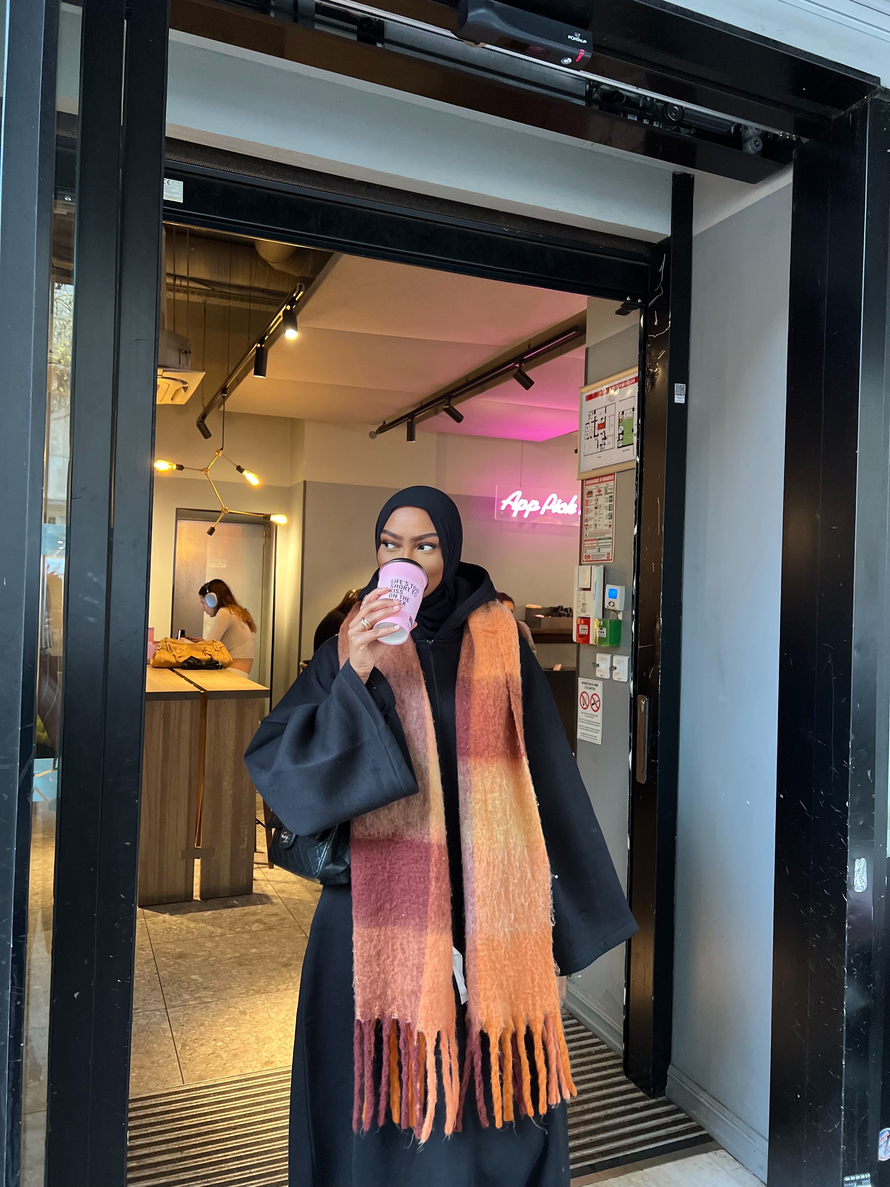 Robe sweat Miya noir [ EN STOCK ] ( lire description concernant la taille )