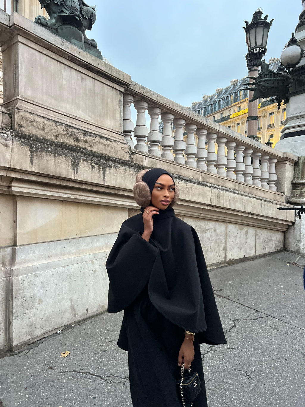 Cache oreilles taupe