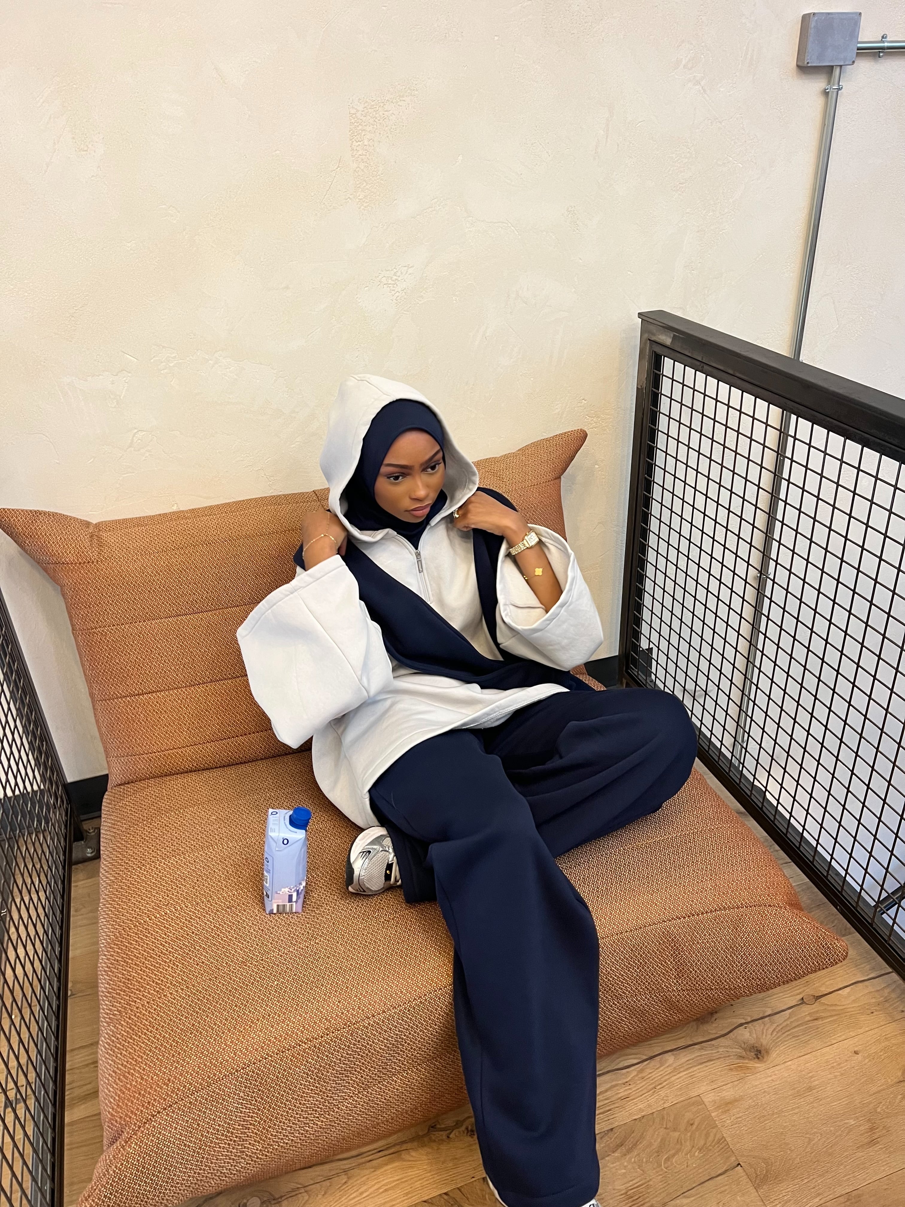 Set Aura Fit Bleu nuit ( Pantalon et écharpe-capuche )