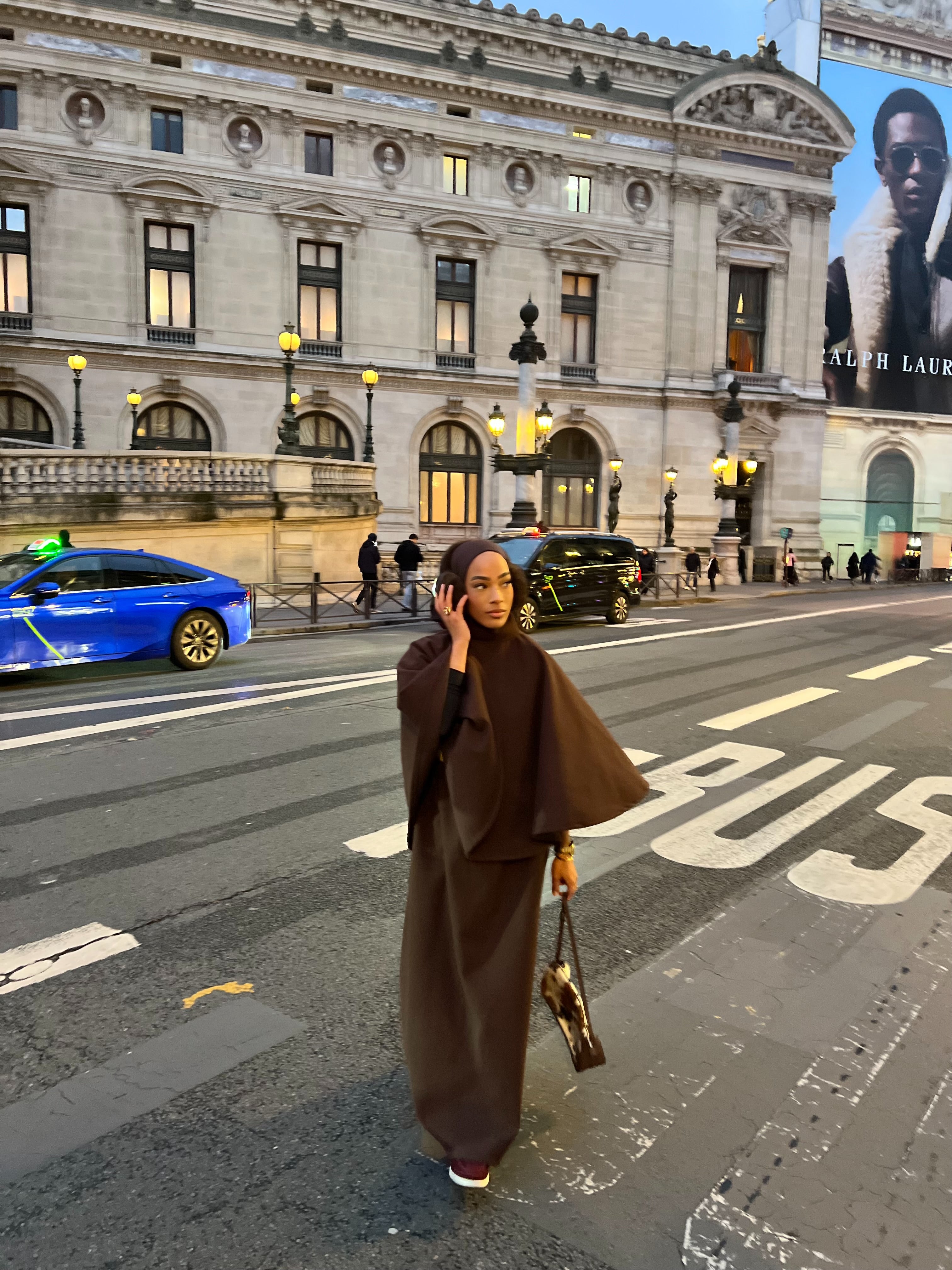 Cache oreilles marron