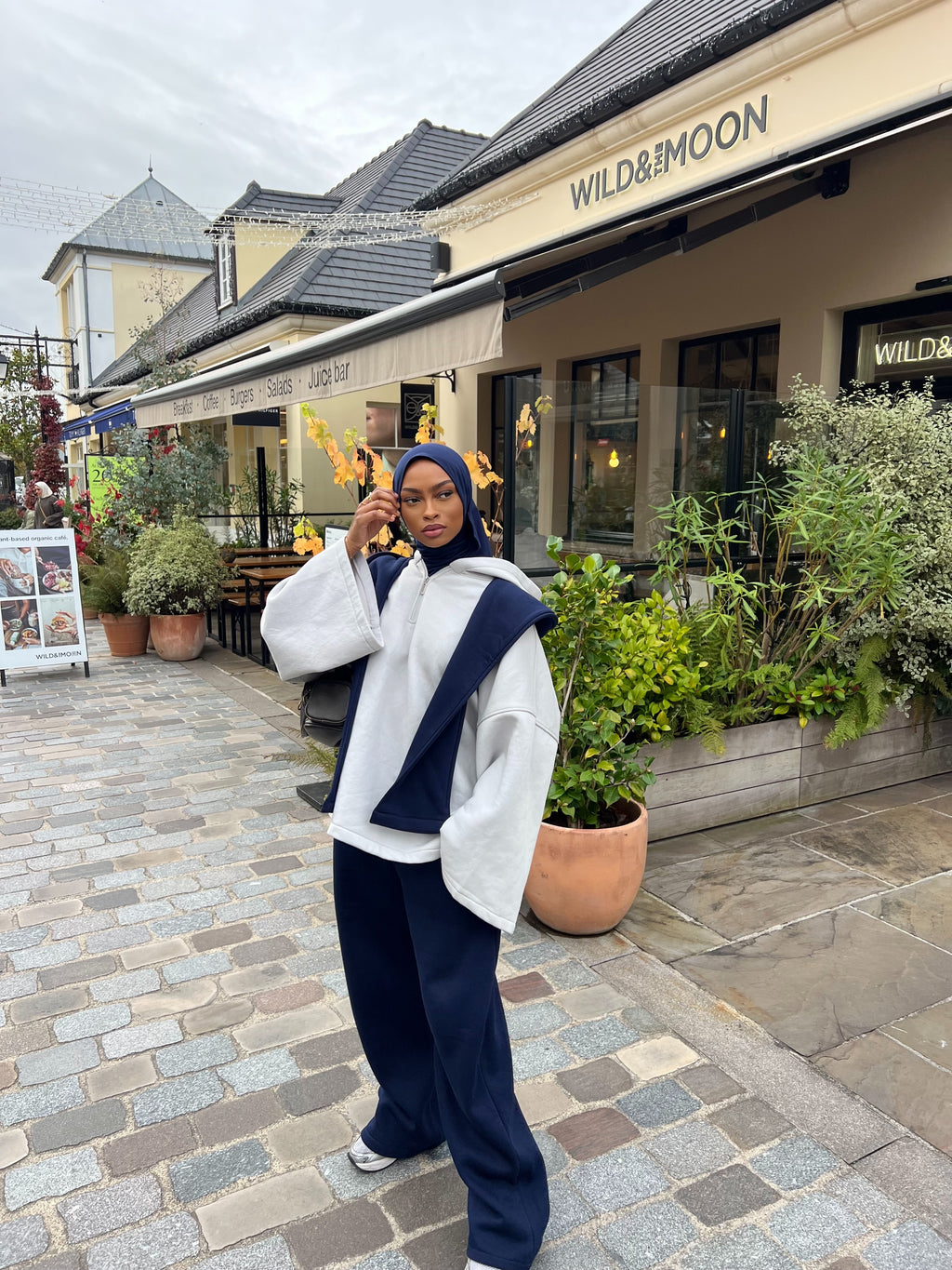 Set Aura Fit Bleu nuit ( Pantalon et écharpe-capuche )