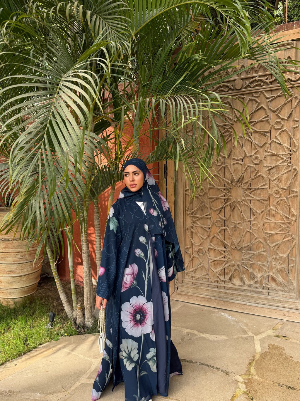 Abaya Garden Bleu (Motif fleurs) - TAHIRA