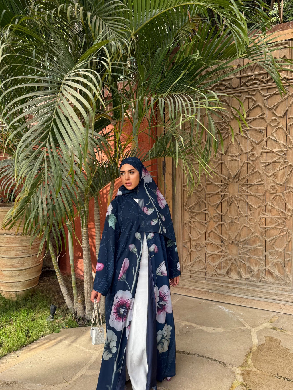Abaya Garden Bleu (Motif fleurs) - TAHIRA