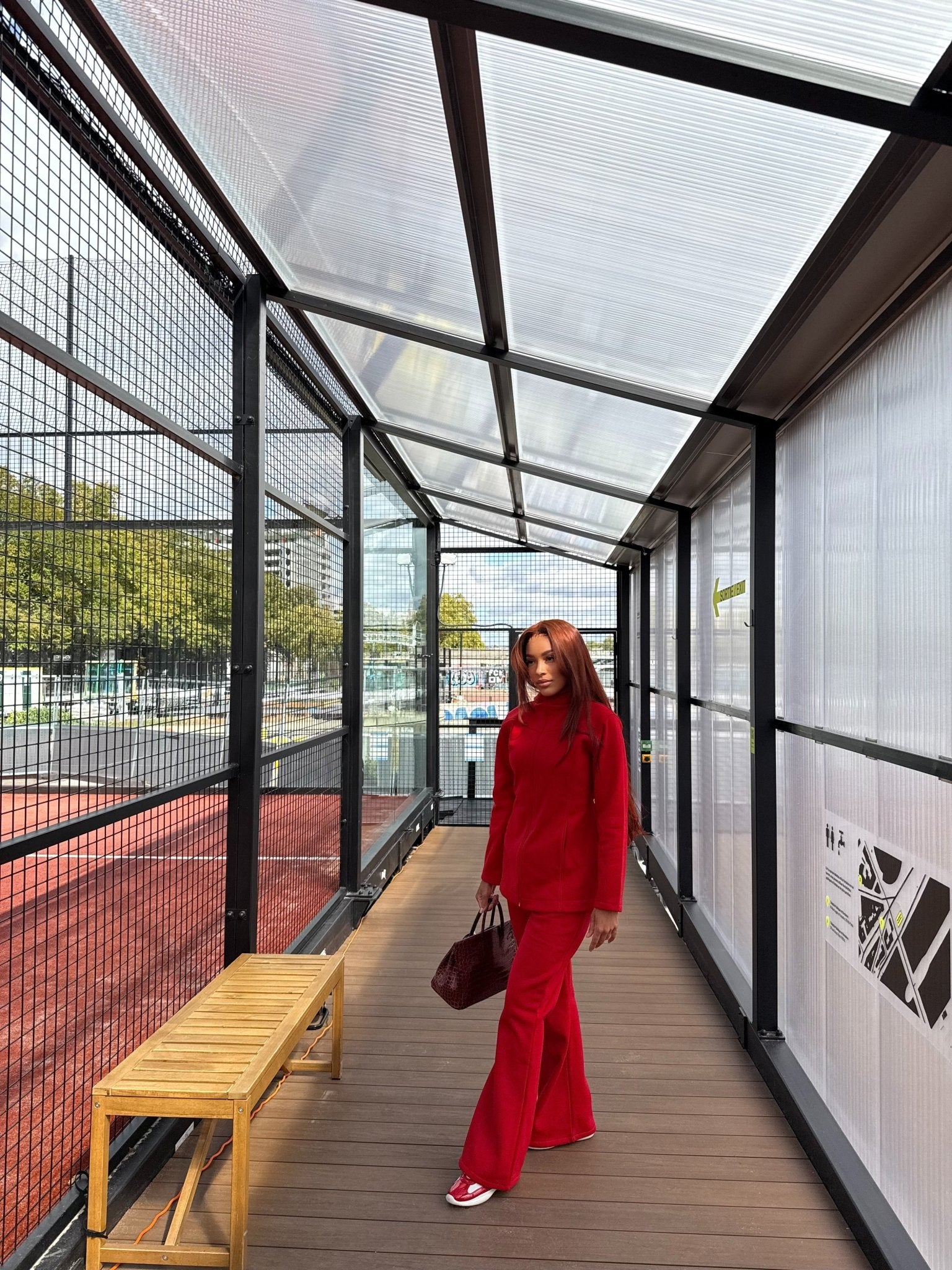 Ensemble Fit Girly Rouge - TAHIRA