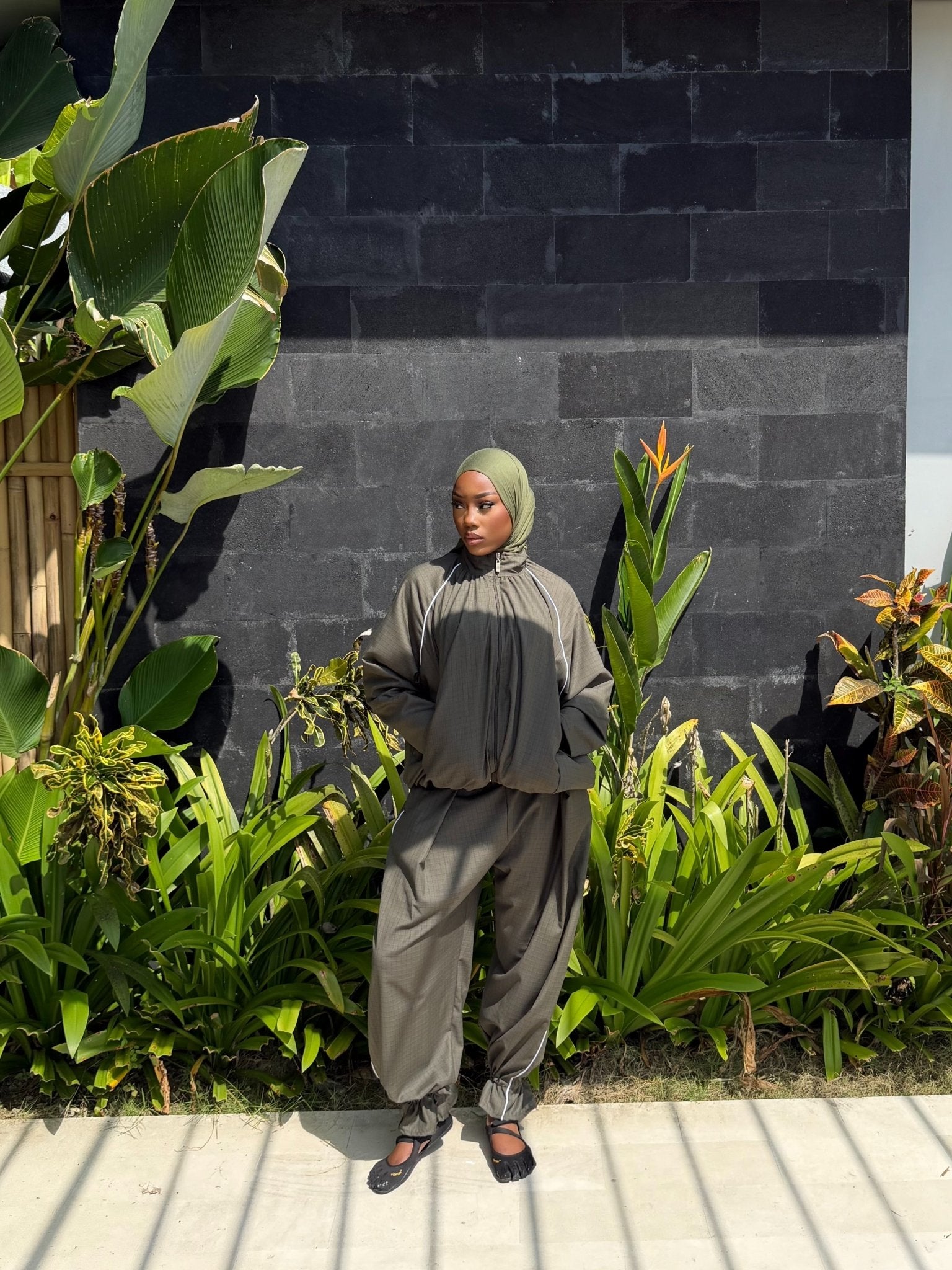 Ensemble Jogging Imen Kaki - TAHIRA