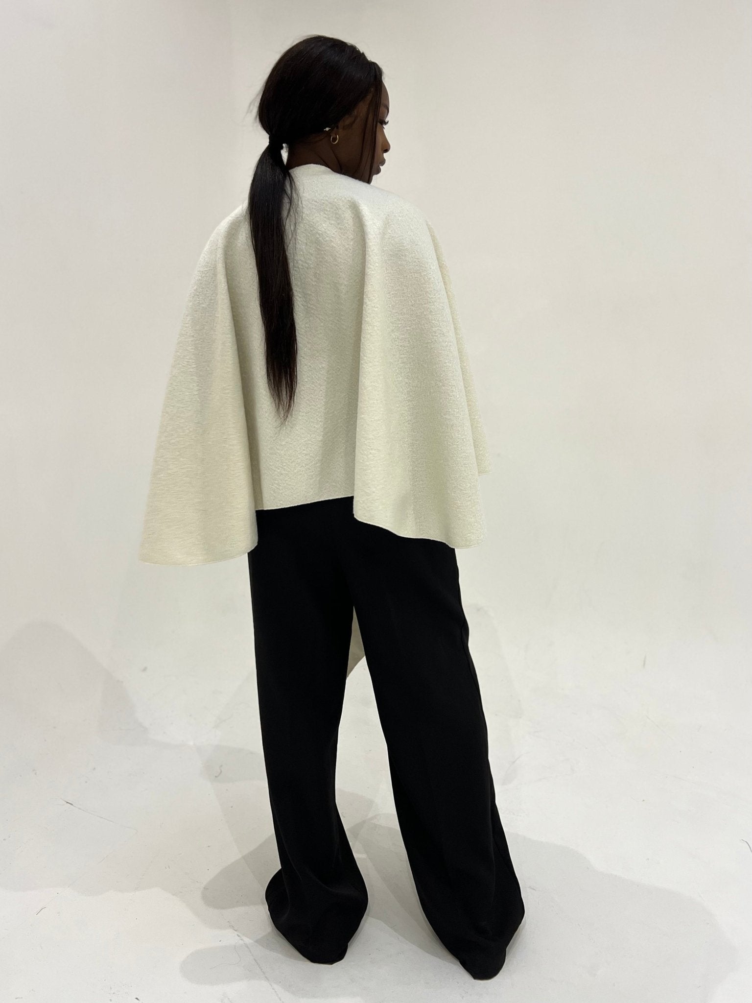 Poncho Mariya Blanc - TAHIRA