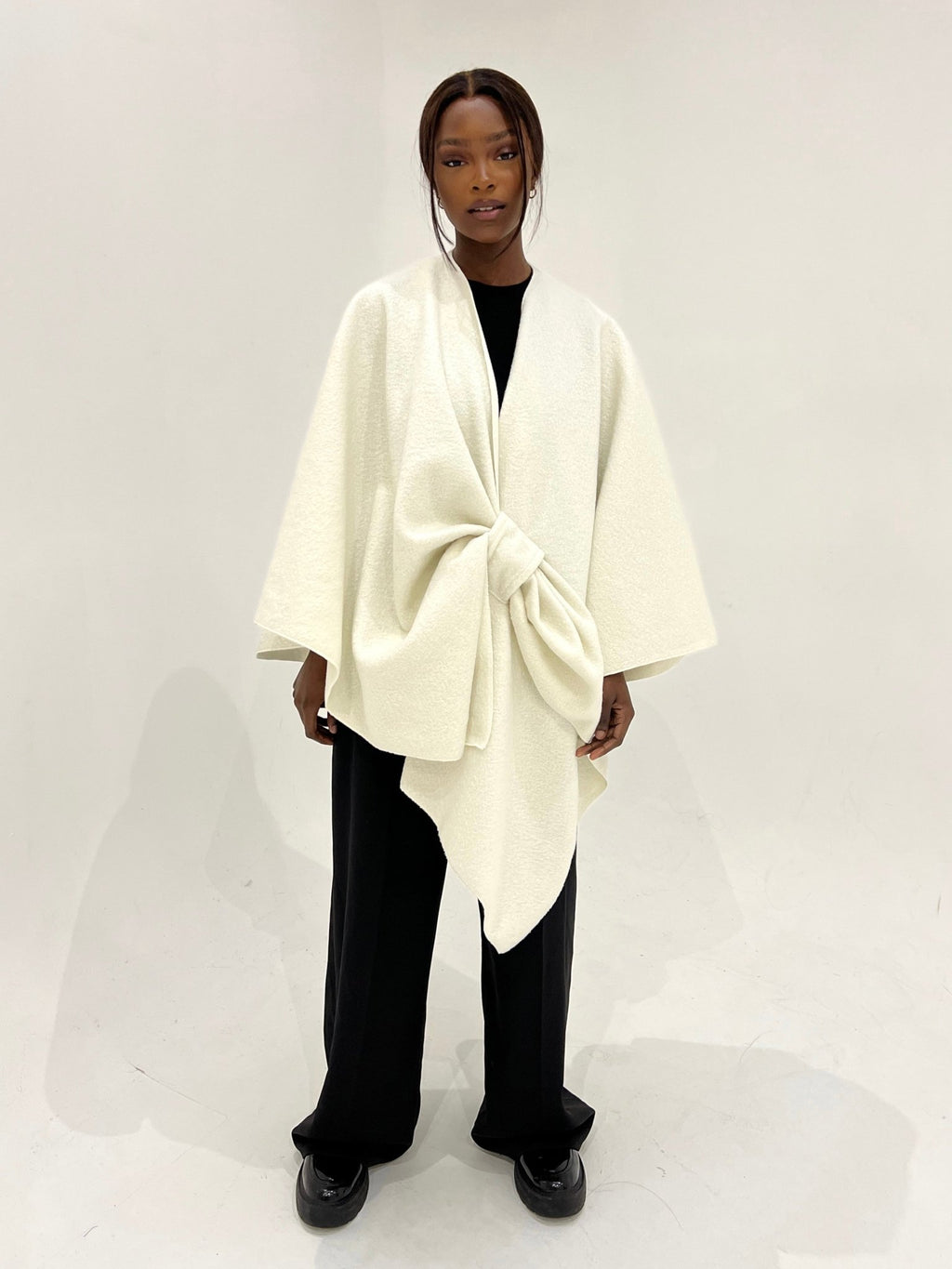 Poncho Mariya Blanc - TAHIRA