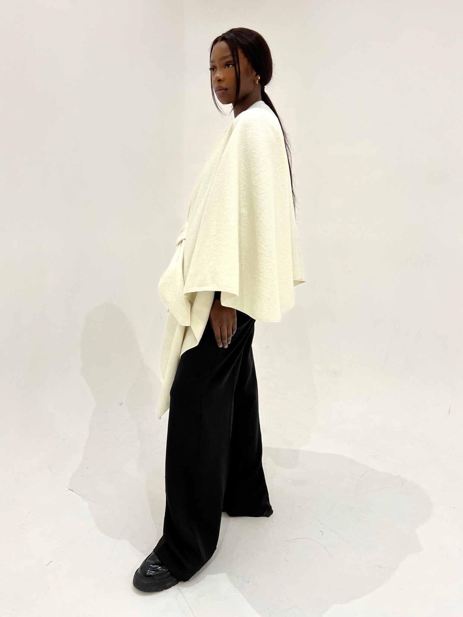 Poncho Mariya Blanc - TAHIRA