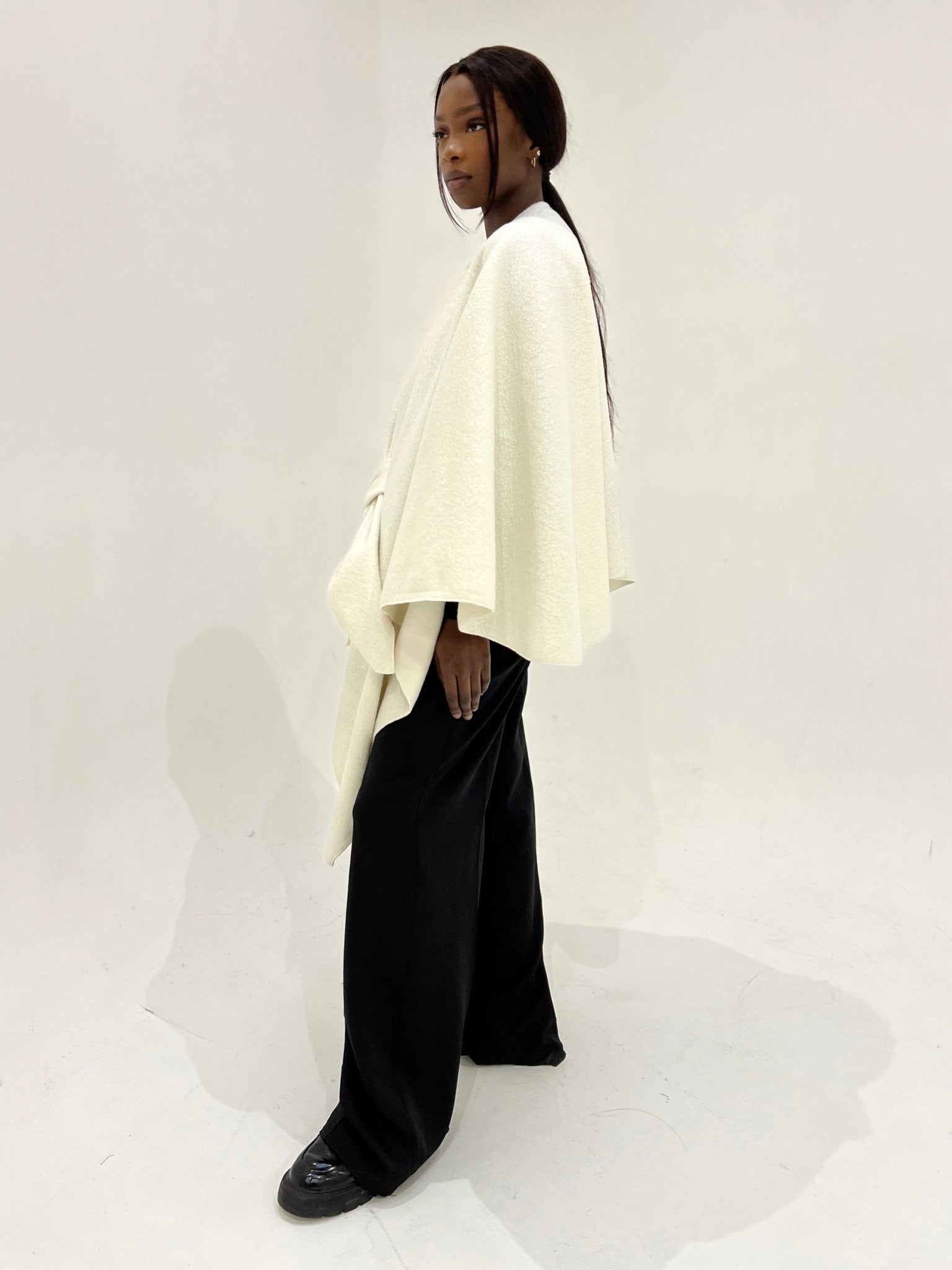 Poncho Mariya Blanc - TAHIRA