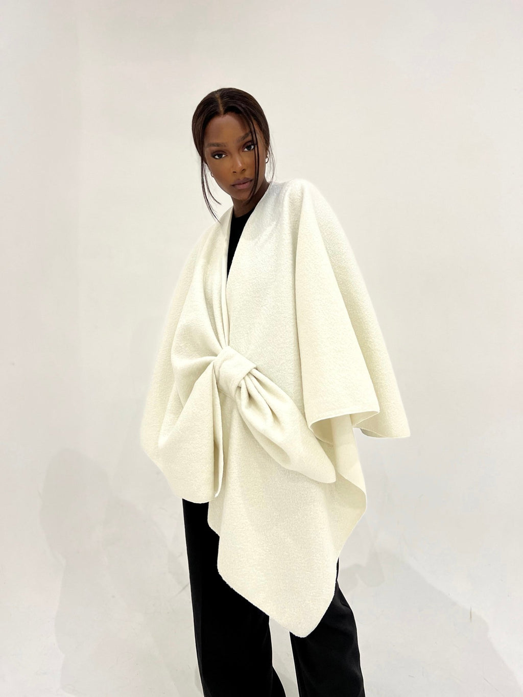 Poncho Mariya Blanc - TAHIRA