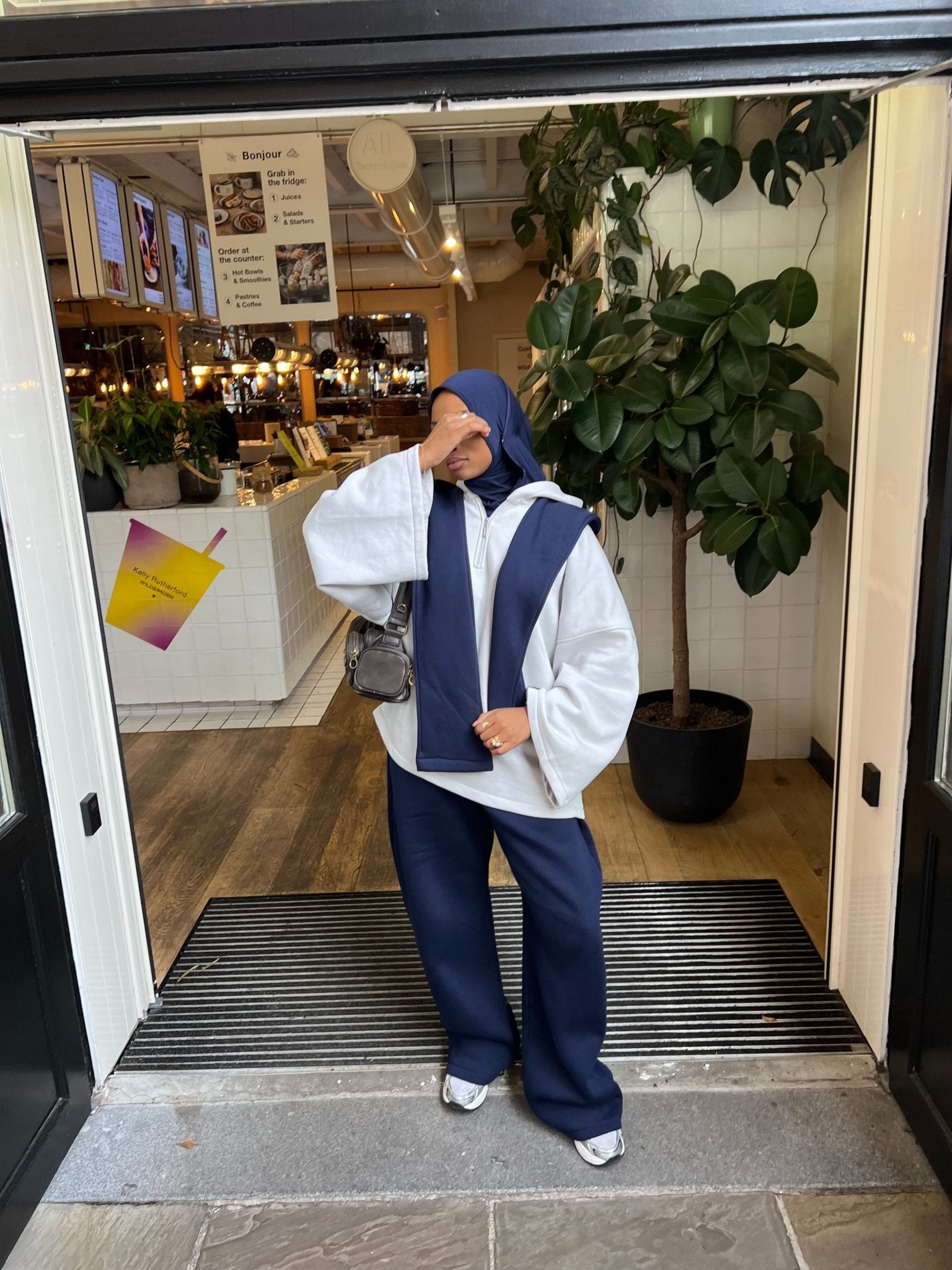 Set Aura Fit Bleu Nuit ( Pantalon et Écharpe - capuche ) - TAHIRA