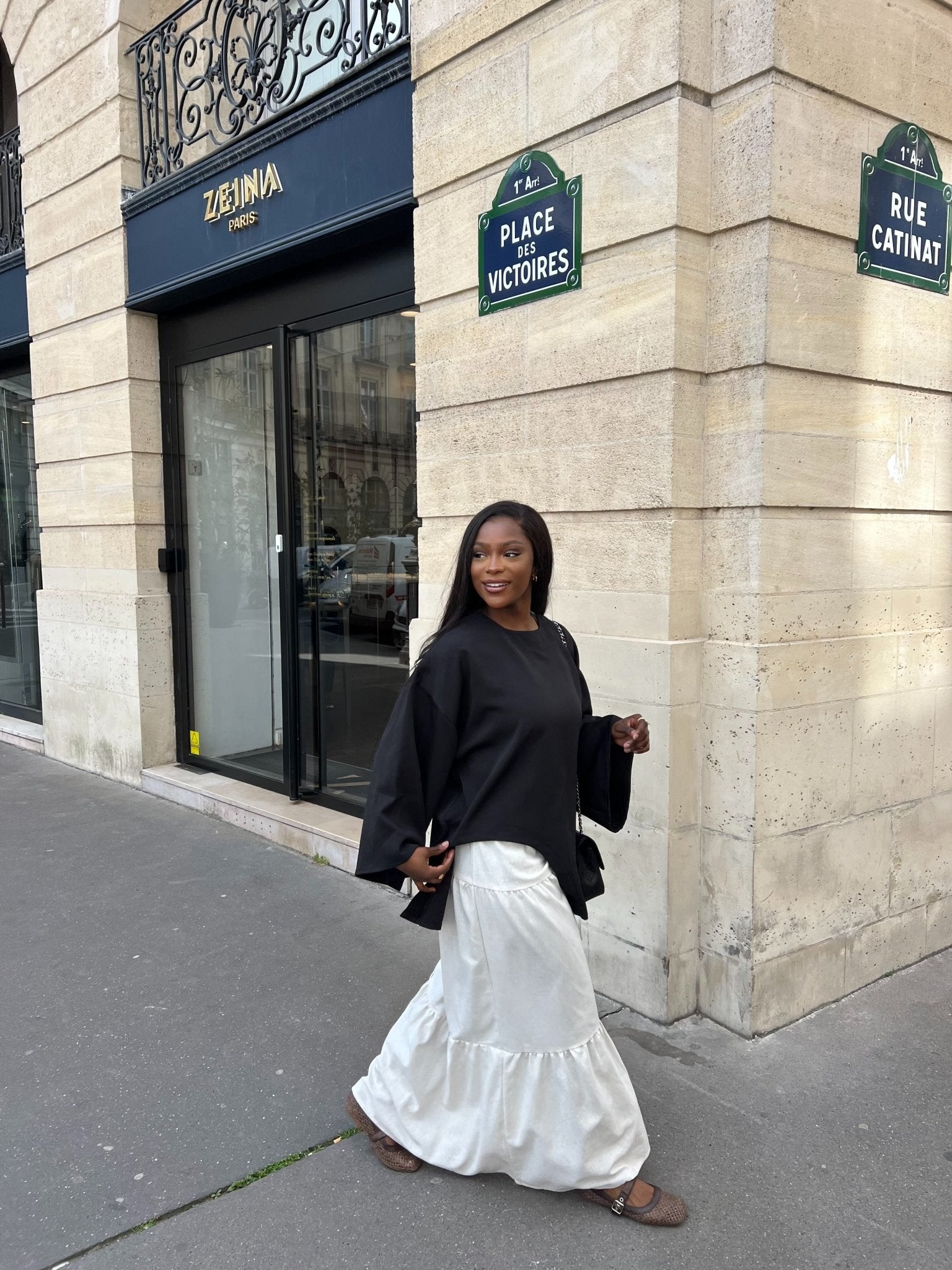 T-shirt Oversize by Tahira Noir - TAHIRA
